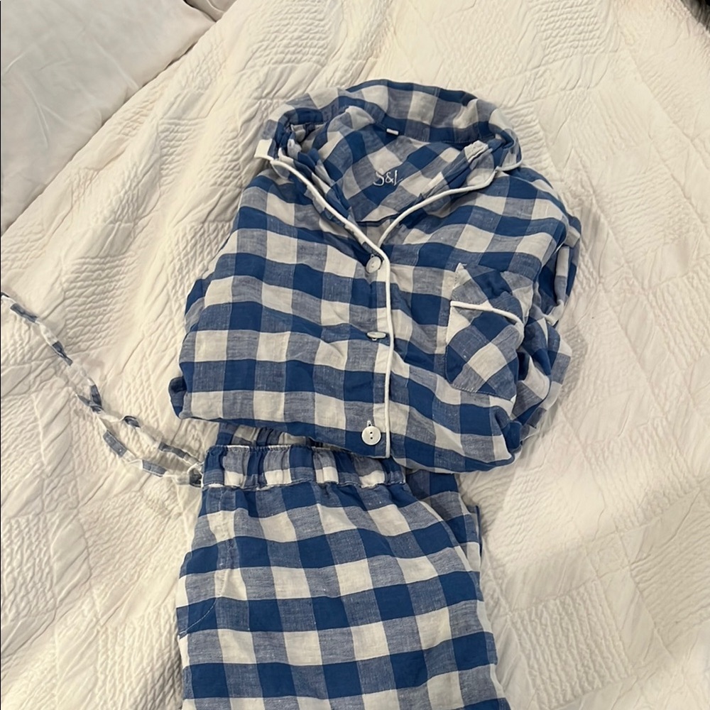 Serena & Lily Blue and White Pajamas size medium